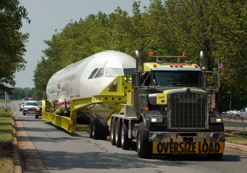 Illustration for article titled Behold the Weird Glory of Airplanes Driving on Roads
